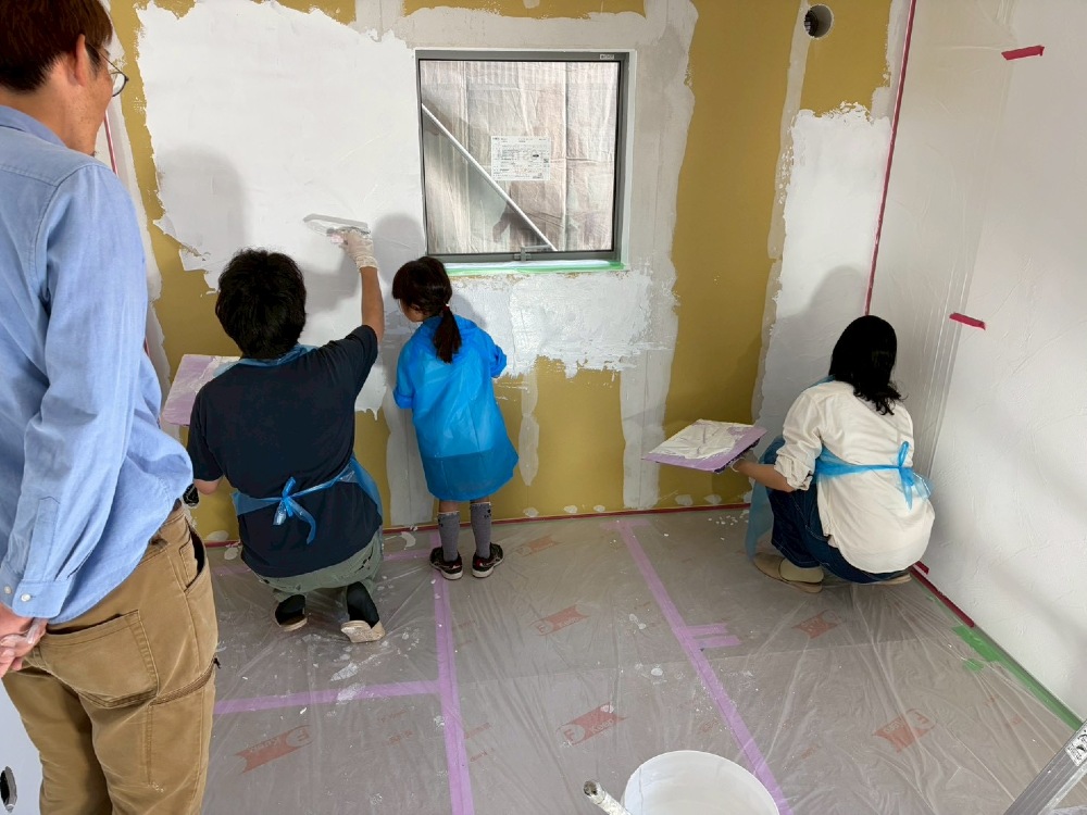 焼津市石脇O様邸ソラコッタ塗り体験