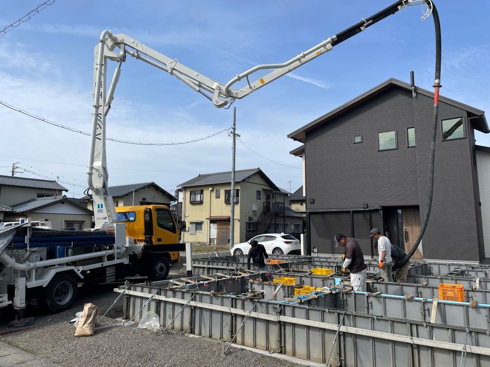 藤枝市南新屋M様邸　コンクリ打設