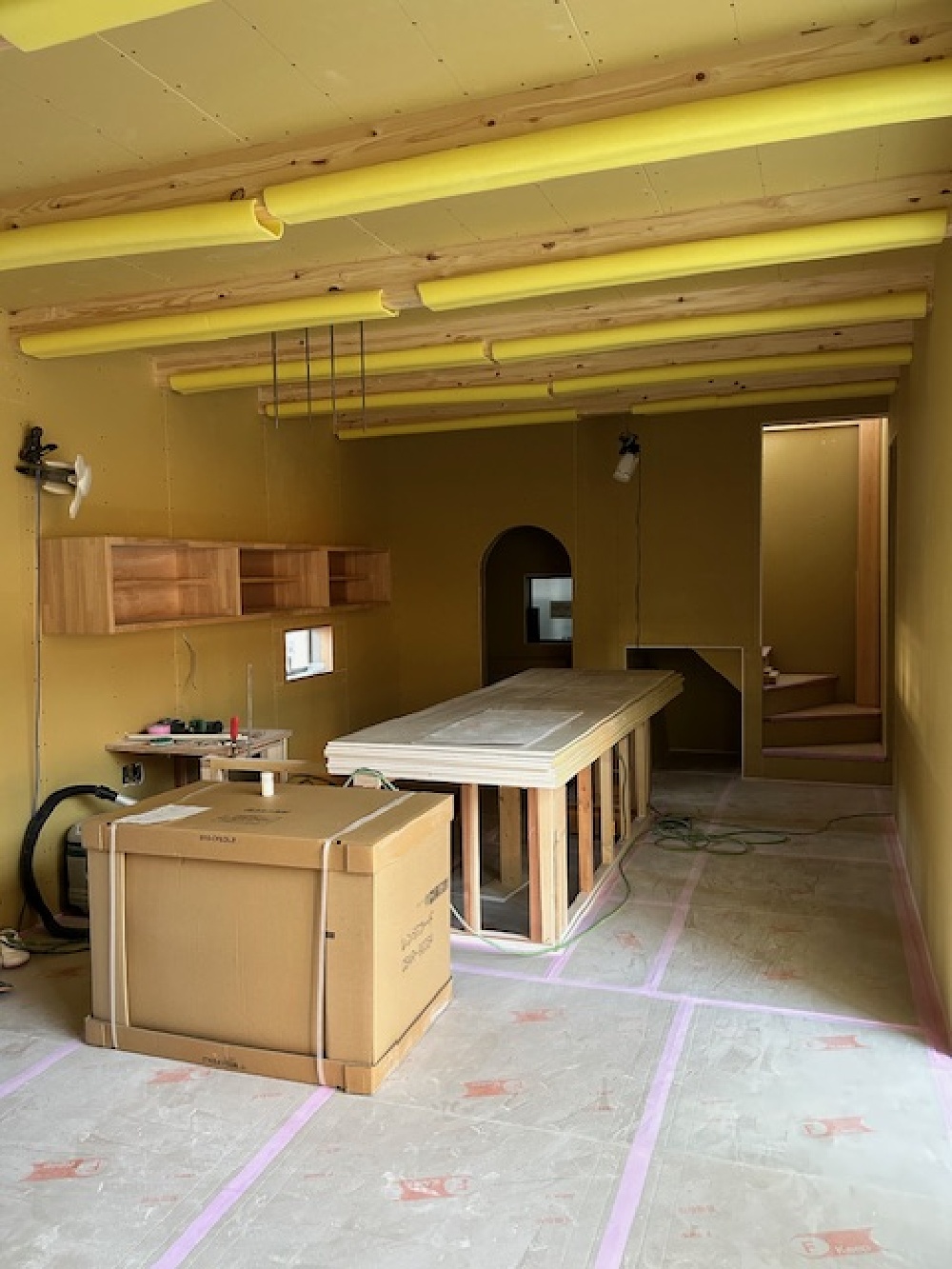 沓谷K様邸コの字型キッチン製作中2