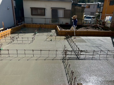 沓谷K様邸スラブコンクリート打設