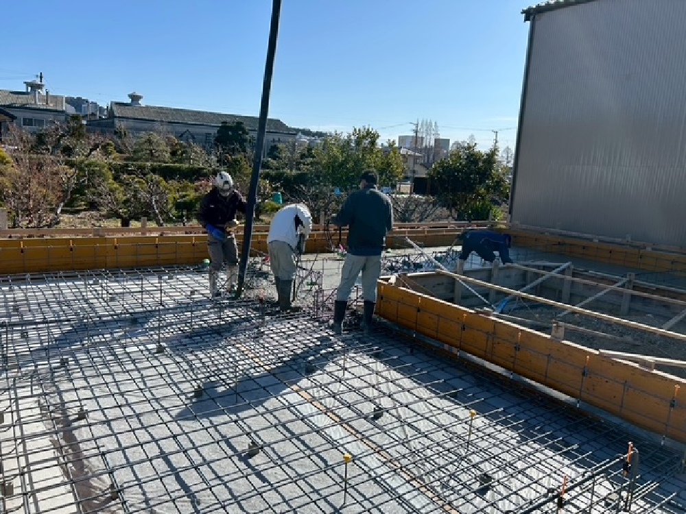 焼津市石脇O様邸スラブコンクリート打設中